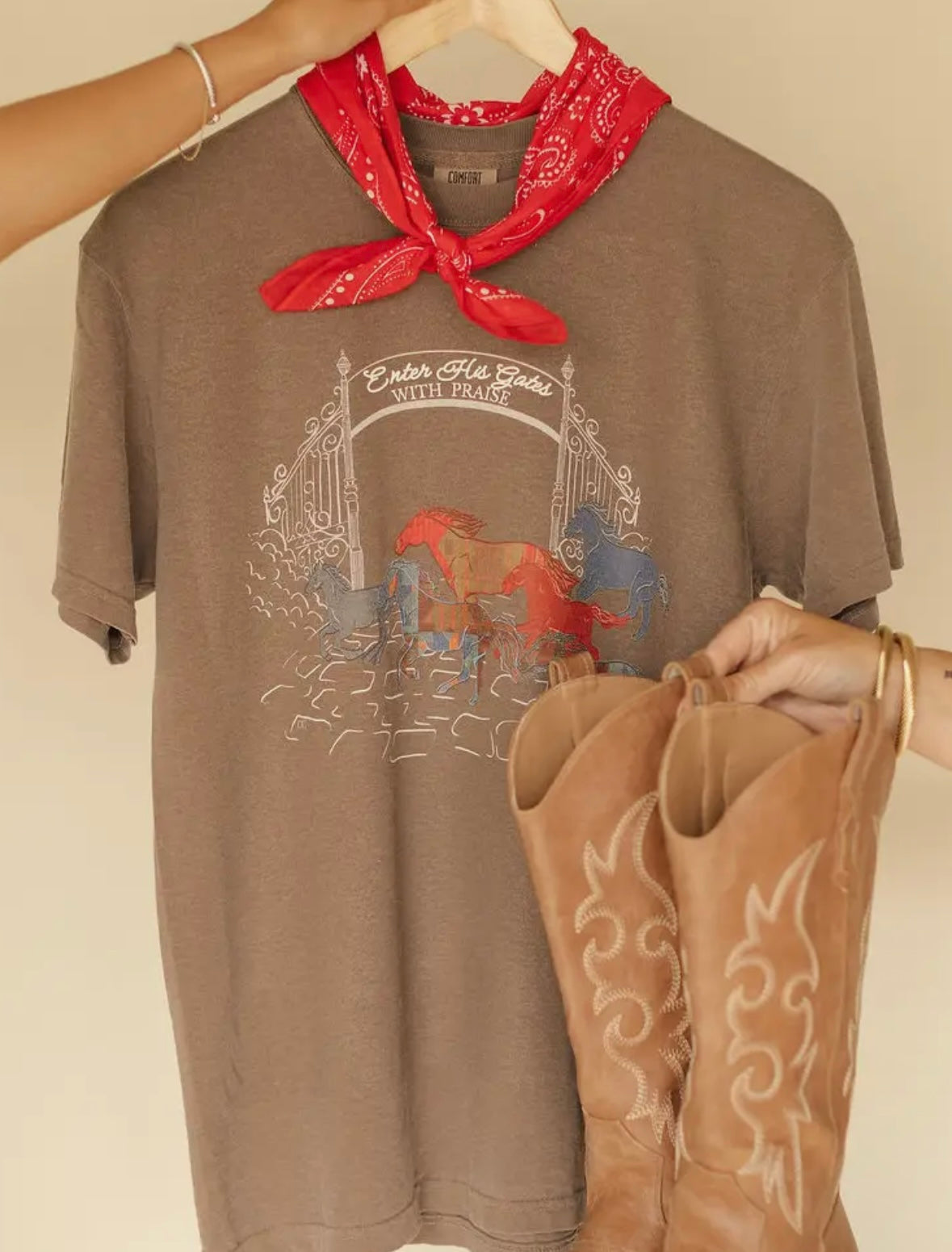 Enter His Gates with Praise Graphic Tee 🐴